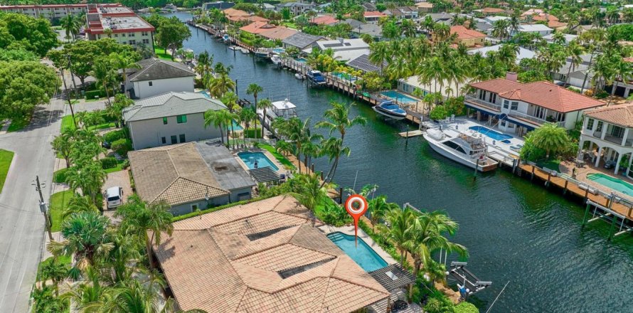 Villa ou maison à Lighthouse Point, Floride 4 chambres, 204.76 m2 № 2376153