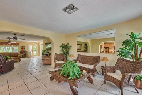 Villa ou maison à louer à Lighthouse Point, Floride: 4 chambres, 204.76 m2 № 2376153 - photo 12