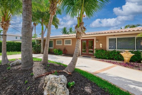 Villa ou maison à louer à Lighthouse Point, Floride: 4 chambres, 204.76 m2 № 2376153 - photo 3