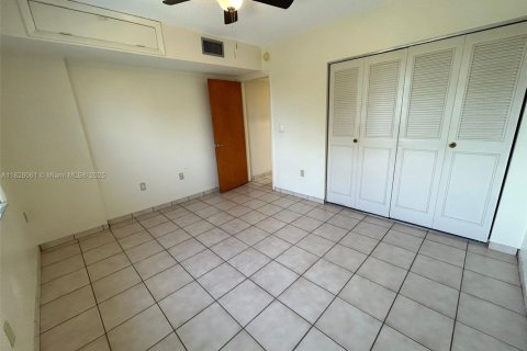 Condo in Miami, Florida, 2 bedrooms  № 1809381 - photo 28