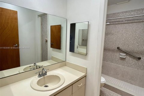 Condo in Miami, Florida, 2 bedrooms  № 1809381 - photo 22