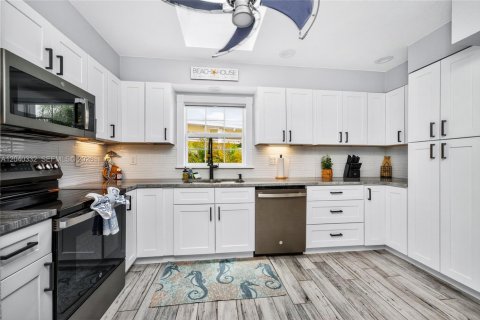 Casa en venta en Port Charlotte, Florida, 3 dormitorios, 137.96 m2 № 2186327 - foto 18
