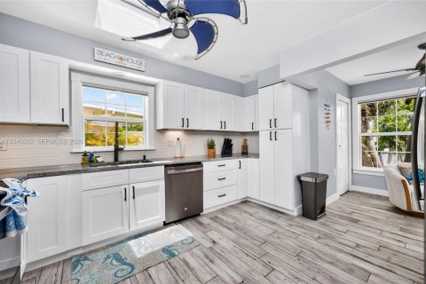 Casa en venta en Port Charlotte, Florida, 3 dormitorios, 137.96 m2 № 2186327 - foto 19
