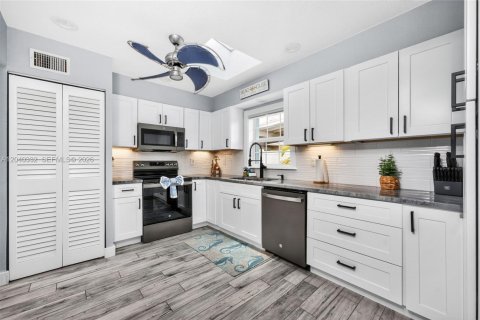 Casa en venta en Port Charlotte, Florida, 3 dormitorios, 137.96 m2 № 2186327 - foto 17