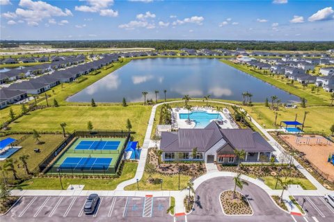 House in Saint Lucie, Florida 4 bedrooms, 180.42 sq.m. № 2197614 - photo 7