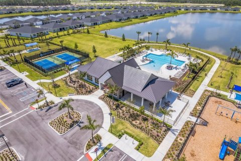 House in Saint Lucie, Florida 4 bedrooms, 180.42 sq.m. № 2197614 - photo 5