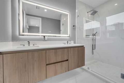 Townhouse in Fort Lauderdale, Florida 3 bedrooms, 191.75 sq.m. № 2392726 - photo 2