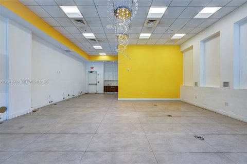Купить коммерческую недвижимость в Корал-Гейблс, Флорида № 2150418 - фото 11