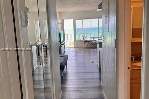 Condominio en alquiler en Hollywood, Florida, 1 dormitorio, 61.32 m2 № 2079299 - foto 6