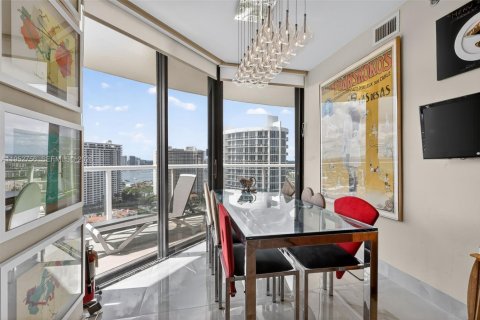 Condo in Aventura, Florida, 4 bedrooms № 2027744 - photo 12