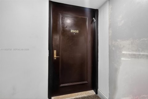 Condo in Aventura, Florida, 4 bedrooms № 2027744 - photo 2