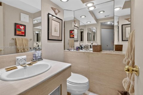 Condo in Aventura, Florida, 4 bedrooms № 2027744 - photo 24