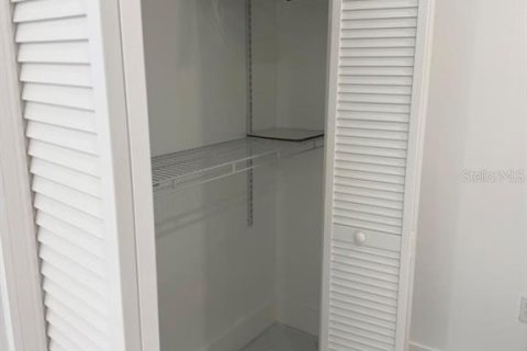 Снять в аренду виллу или дом в Киссимми, Флорида 1 комната, 27.87м2, № 2345457 - фото 13