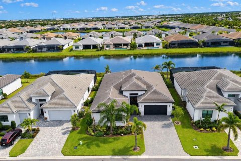 Casa en venta en Port St. Lucie, Florida, 3 dormitorios, 239.69 m2 № 2397755 - foto 5