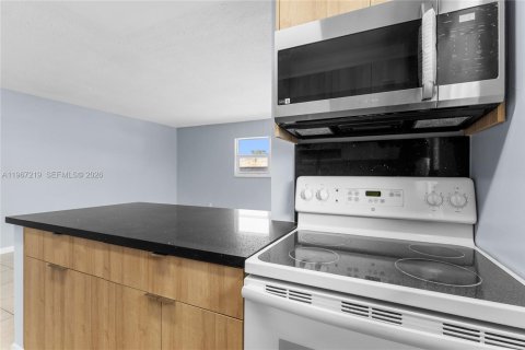 Copropriété à louer à Dania Beach, Floride: 1 chambre, 66.24 m2 № 2079879 - photo 11