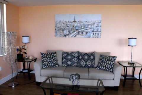 Copropriété à vendre à Aventura, Floride: 2 chambres, 120.77 m2 № 1977984 - photo 8