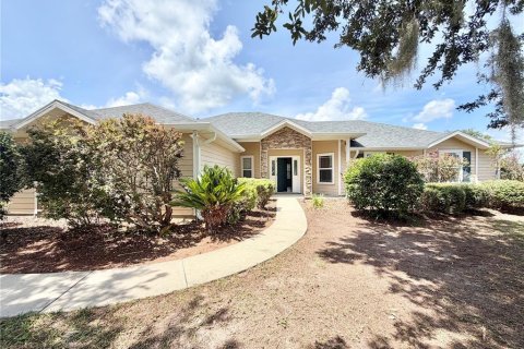 House in Gainesville, Florida 4 bedrooms, 185.8 sq.m. № 2304445
