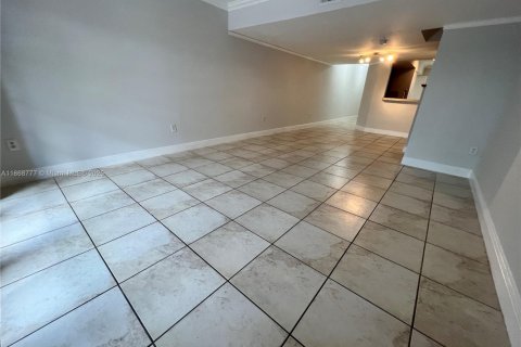 Condominio en alquiler en Miami, Florida, 3 dormitorios, 121.7 m2 № 1926721 - foto 19