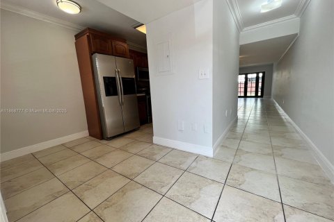Condominio en alquiler en Miami, Florida, 3 dormitorios, 121.7 m2 № 1926721 - foto 4