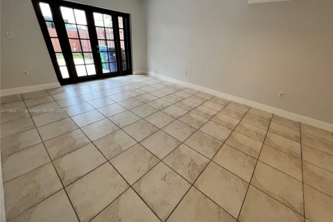 Condominio en alquiler en Miami, Florida, 3 dormitorios, 121.7 m2 № 1926721 - foto 18