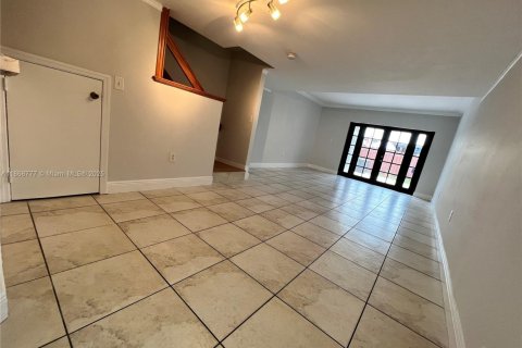 Condominio en alquiler en Miami, Florida, 3 dormitorios, 121.7 m2 № 1926721 - foto 15
