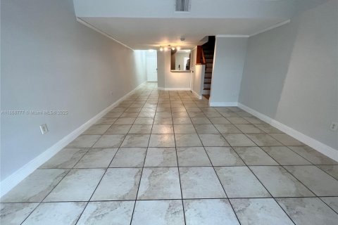 Condominio en alquiler en Miami, Florida, 3 dormitorios, 121.7 m2 № 1926721 - foto 20