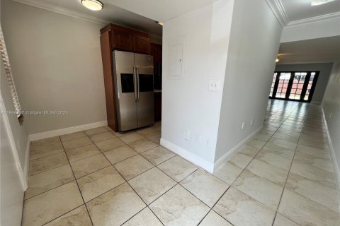 Condominio en alquiler en Miami, Florida, 3 dormitorios, 121.7 m2 № 1926721 - foto 5
