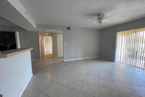 Copropriété à louer à Coconut Creek, Floride: 2 chambres, 104.98 m2 № 2439271 - photo 3