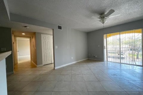 Copropriété à louer à Coconut Creek, Floride: 2 chambres, 104.98 m2 № 2439271 - photo 8