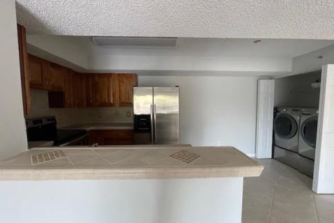 Copropriété à louer à Coconut Creek, Floride: 2 chambres, 104.98 m2 № 2439271 - photo 6