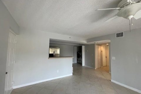 Copropriété à louer à Coconut Creek, Floride: 2 chambres, 104.98 m2 № 2439271 - photo 2