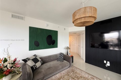 Купить кондоминиум в Майами, Флорида 2 спальни, 108.79м2, № 1958722 - фото 11