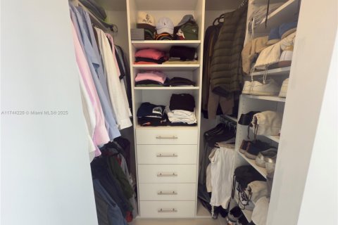 Купить кондоминиум в Майами, Флорида 2 спальни, 108.79м2, № 1958722 - фото 28