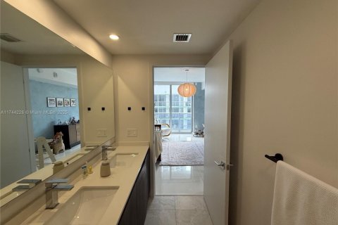 Купить кондоминиум в Майами, Флорида 2 спальни, 108.79м2, № 1958722 - фото 22