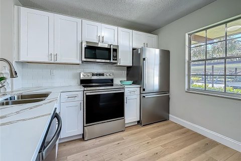 Condo in Dunedin, Florida, 2 bedrooms  № 2098466 - photo 5