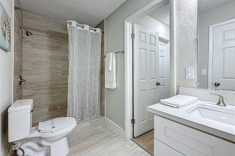 Condo in Dunedin, Florida, 2 bedrooms  № 2098466 - photo 15