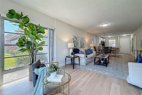 Condo in Dunedin, Florida, 2 bedrooms  № 2098466 - photo 13