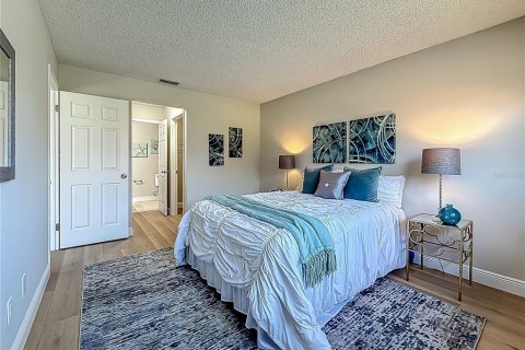 Condo in Dunedin, Florida, 2 bedrooms  № 2098466 - photo 14