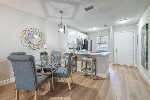 Condo in Dunedin, Florida, 2 bedrooms  № 2098466 - photo 8