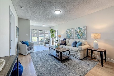 Condo in Dunedin, Florida, 2 bedrooms  № 2098466 - photo 9