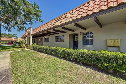 Condo in Dunedin, Florida, 2 bedrooms  № 2098466
