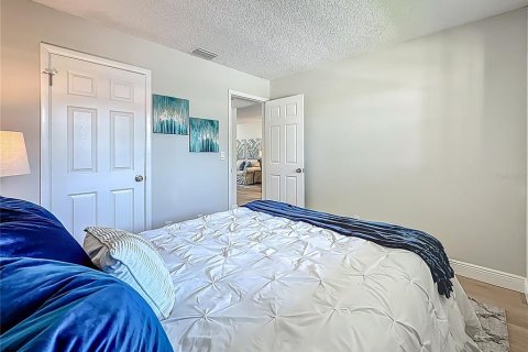 Condo in Dunedin, Florida, 2 bedrooms  № 2098466 - photo 17