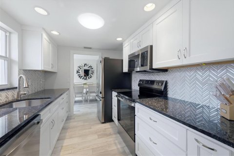 Casa en venta en Sarasota, Florida, 3 dormitorios, 145.11 m2 № 2101309 - foto 13