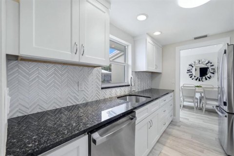 Casa en venta en Sarasota, Florida, 3 dormitorios, 145.11 m2 № 2101309 - foto 12