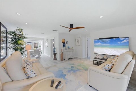 Casa en venta en Sarasota, Florida, 3 dormitorios, 145.11 m2 № 2101309 - foto 2