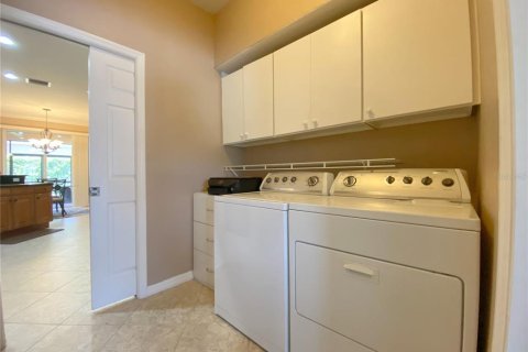 Casa en venta en Winter Haven, Florida, 3 dormitorios, 178.19 m2 № 2126323 - foto 2