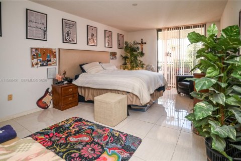 Condo in Hollywood, Florida, 2 bedrooms  № 2050664 - photo 16