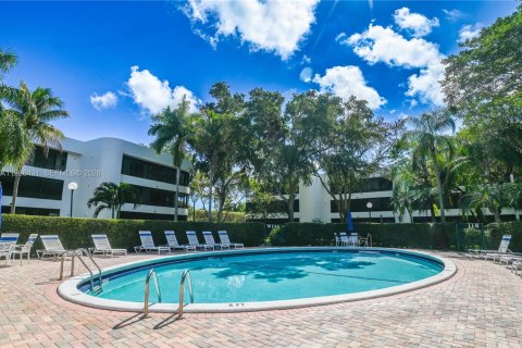 Condo in Hollywood, Florida, 2 bedrooms  № 2050664 - photo 30