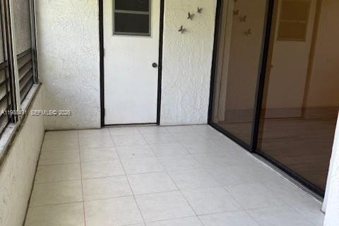 Condo in Hollywood, Florida, 2 bedrooms  № 2050664 - photo 24