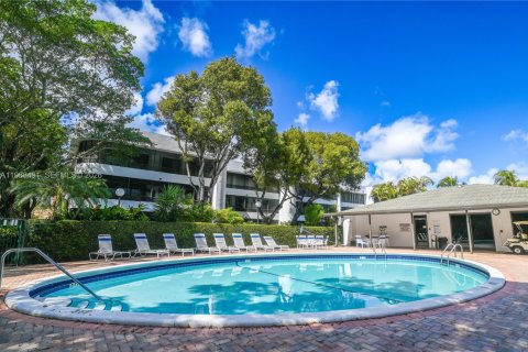 Condo in Hollywood, Florida, 2 bedrooms  № 2050664 - photo 29